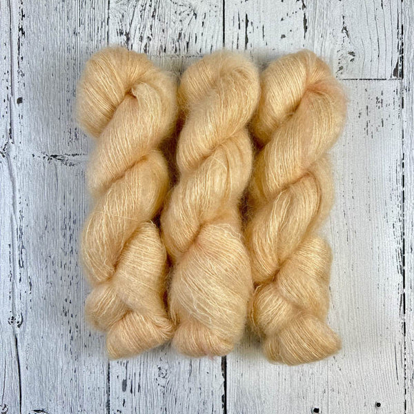 Golden Retriever - Delicacy Lace - Dyed Stock - Ancient Arts Yarns