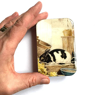 Firefly Notes Large Notions Tin with Bulb Stitch Markers