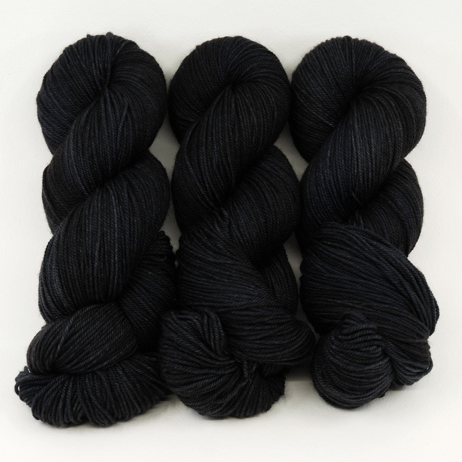 Scottie Dog - Merino DK / Light Worsted - Dyed Stock
