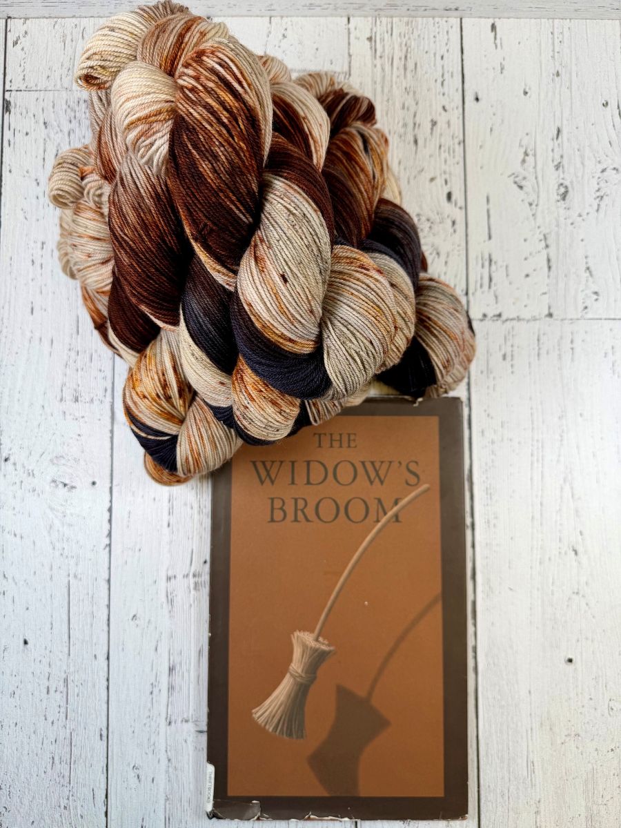 Colour of the Month Subscription Offerings - Socknado Fingering / Sock