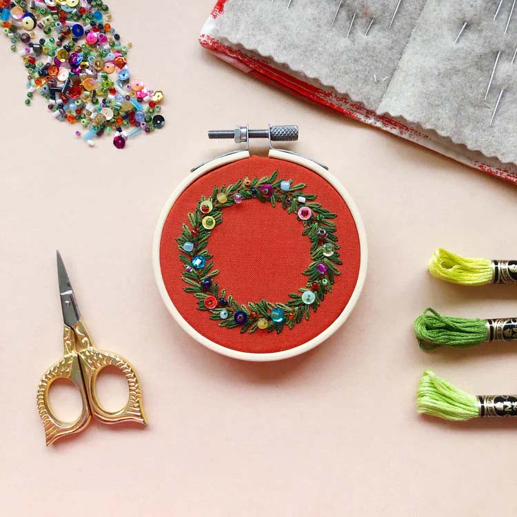 Holiday Wreath Ornament DIY Kit