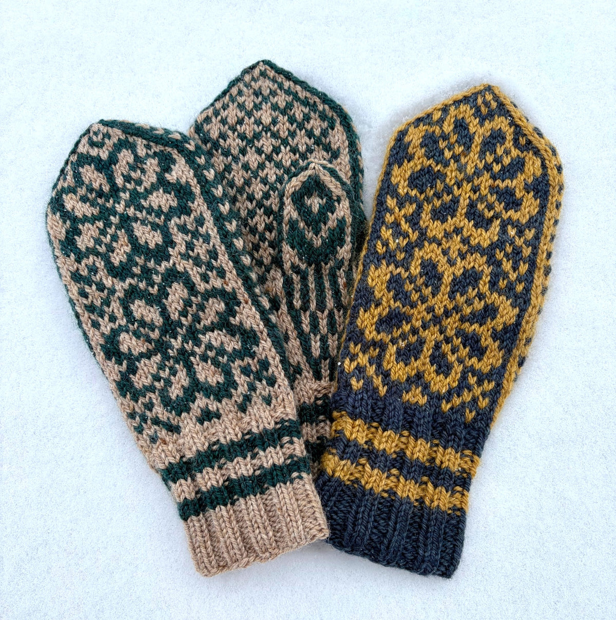 Ancient Flower Selbu Colourwork Mitten Class