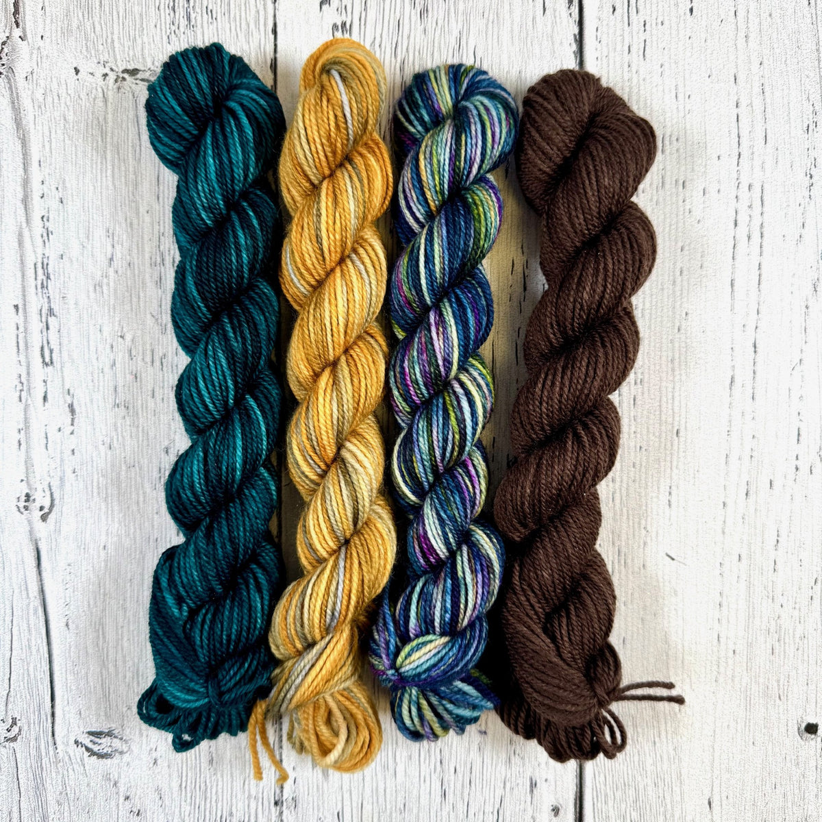 All I want for Christmas is a Book Nook! - Mini Twisters Kit (December 2025)