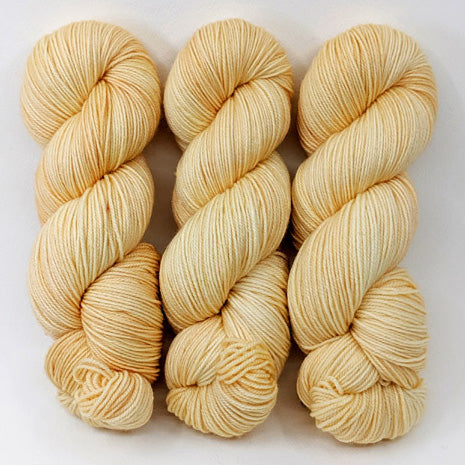 Golden Retriever - Revival Worsted - Dyed Stock