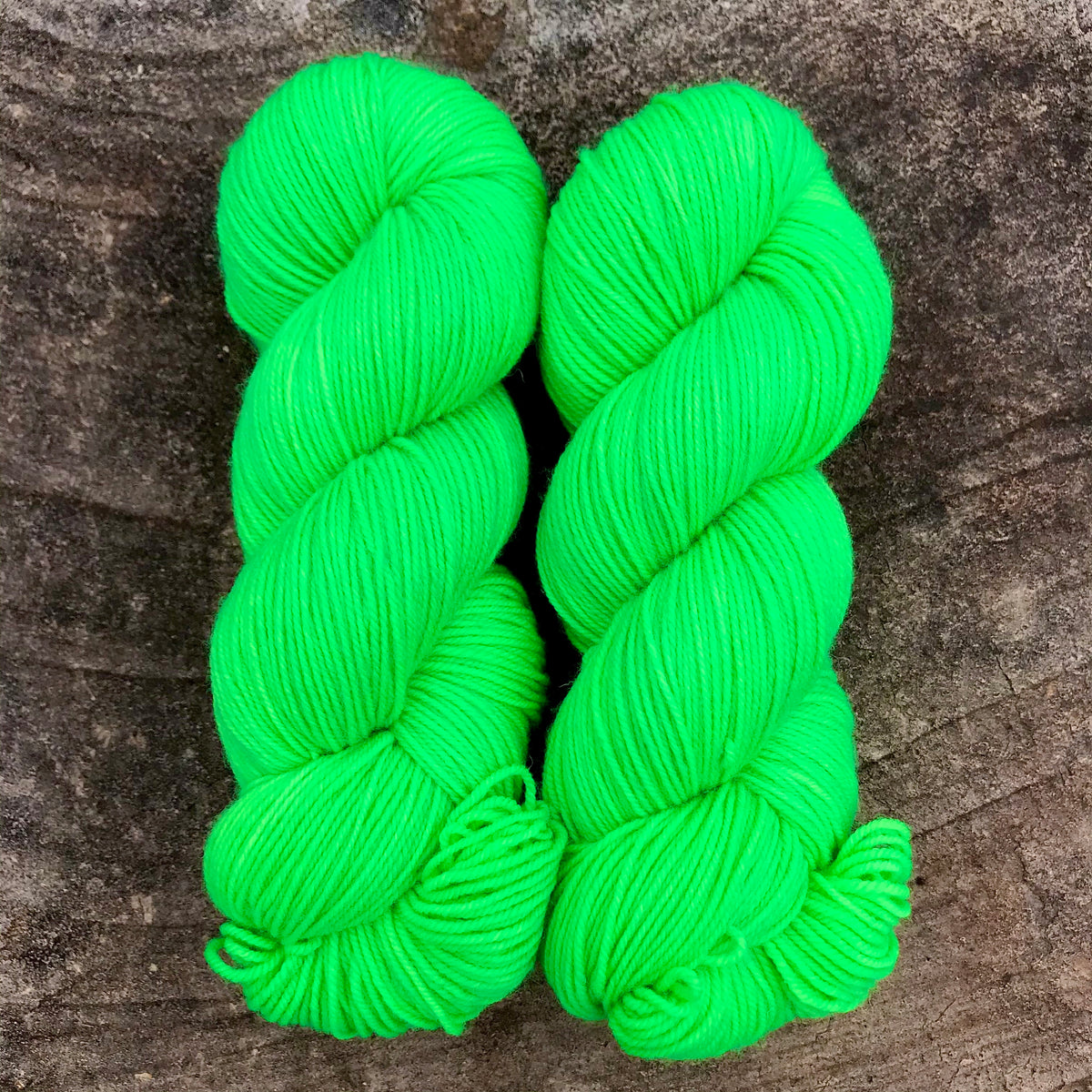 Green Light Sabre in Socknado Fingering / Sock Weight