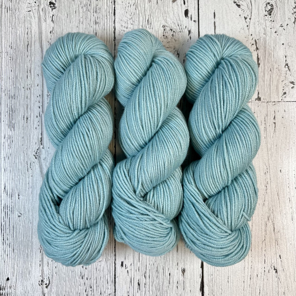 Water Lily Blue - Fioritura Worsted - Dyed Stock