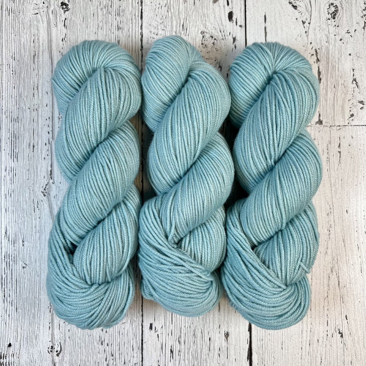 Water Lily Blue - Fioritura Worsted